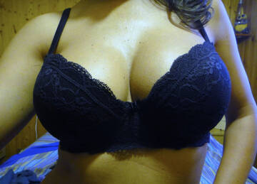 Public Photo of Lora83