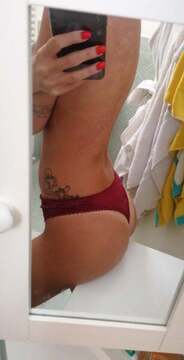 Public Photo of Adriana22