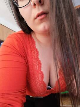 Public Photo of Hotcurvygirl