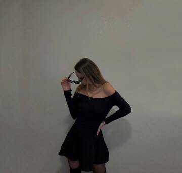 Public Photo of biondinahot