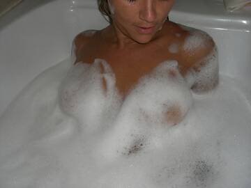 vorresti scoprere cosa nasconde la schiuma??????????