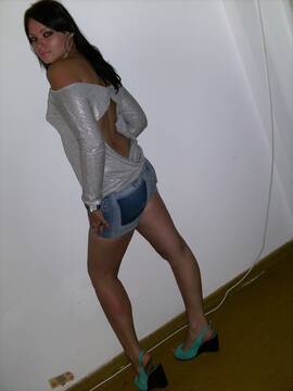 Public Photo of FamousPussy