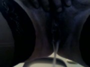 Pipì con scroscio dal vivo